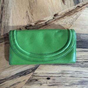 NWT Bright Green Leather Women's Clutch wallet